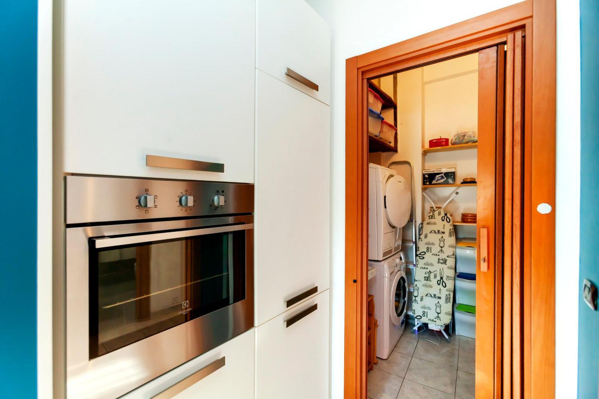 Cozy Trastevere Station Apartment